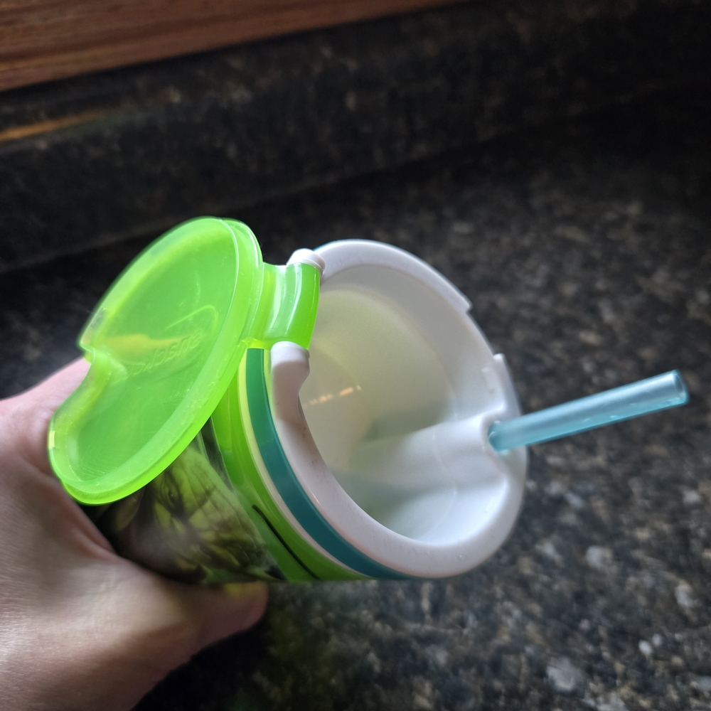 Green Yoda Tumbler with Straw - Picture 8 of 14